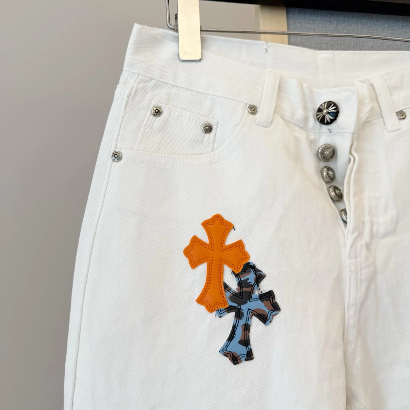 P240 model number: D330 Chrome Hearts Chrome Hearts straight casual white leather jeans SIZE #28-34